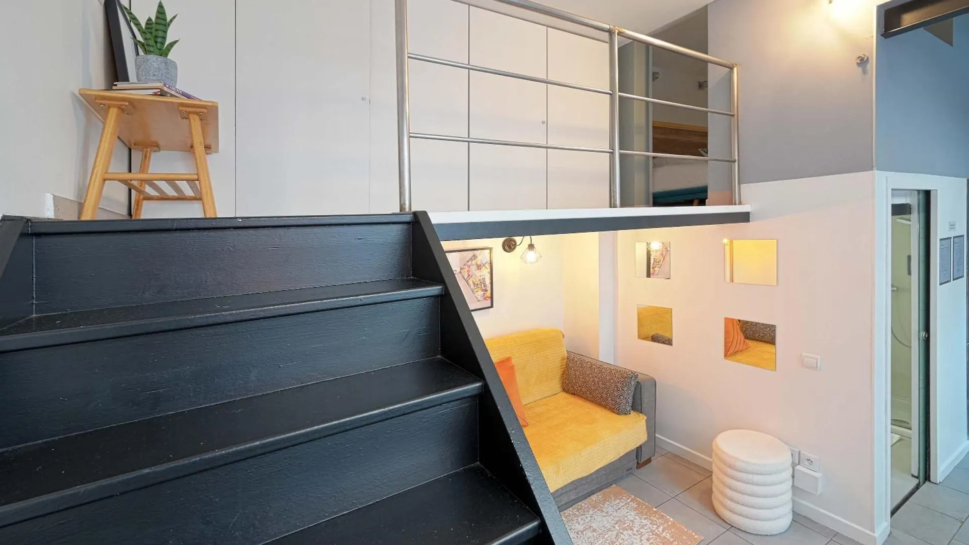 Modern And Cozy Studio For Two Paris
